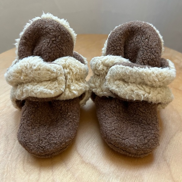 Zutano COZIE FURRY GRIPPER BABY BOOTIES - HEATHER MOCHA Size 6M - Picture 2 of 9